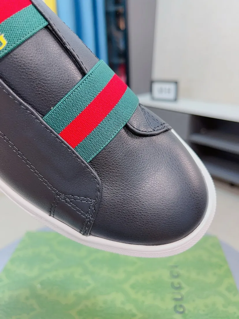 Men's shoes 💰440🌹🌹GUCCI [Gucci] New high-end brand of men's shoes, the latest fashionable casual men's shoes, trendy and versatile style, relaxed and sporty style, uppers imported from Italy, first-layer cowhide, genuine leather lining and ultra-fine workmanship. Original personalized fashionable rubber wear-resistant outsole, light and comfortable on the foot, size 38-44